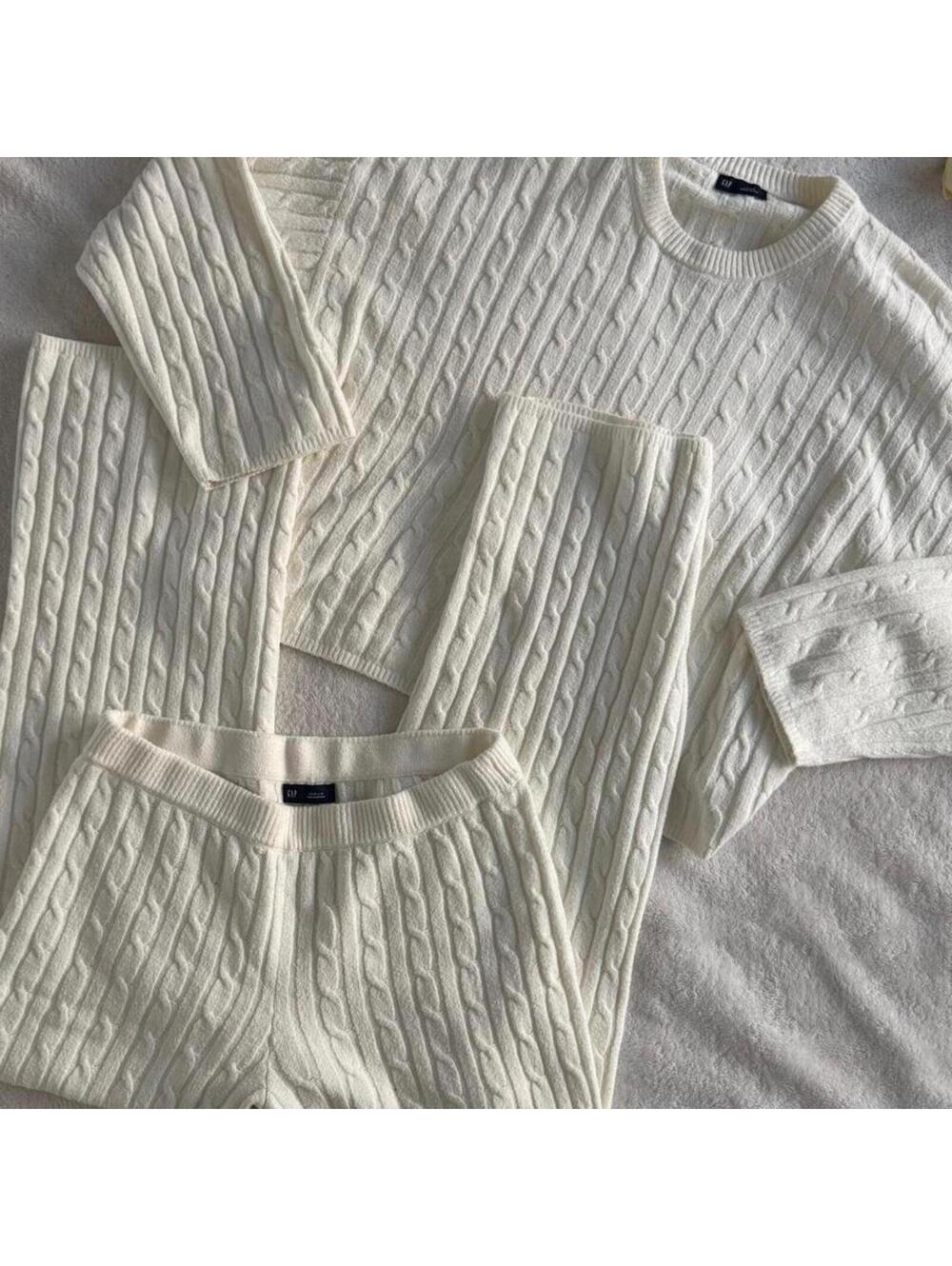 Gap cable knit sweater matching set